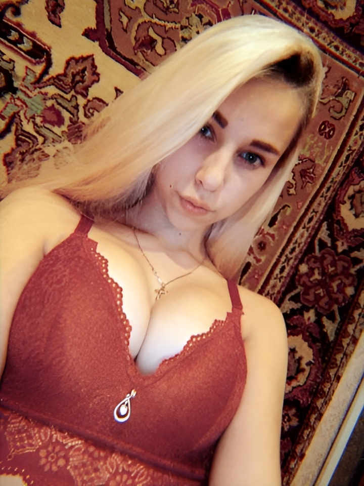 Адель привлекальеная девушка из Крымска цена от 10000 руб