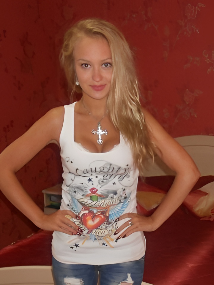 Ника привлекальеная девушка из Крымска цена от 2500 руб