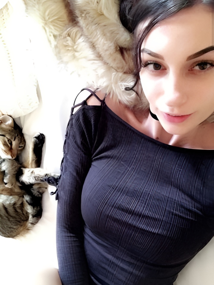 Света привлекальеная девушка из Крымска цена от 2500 руб