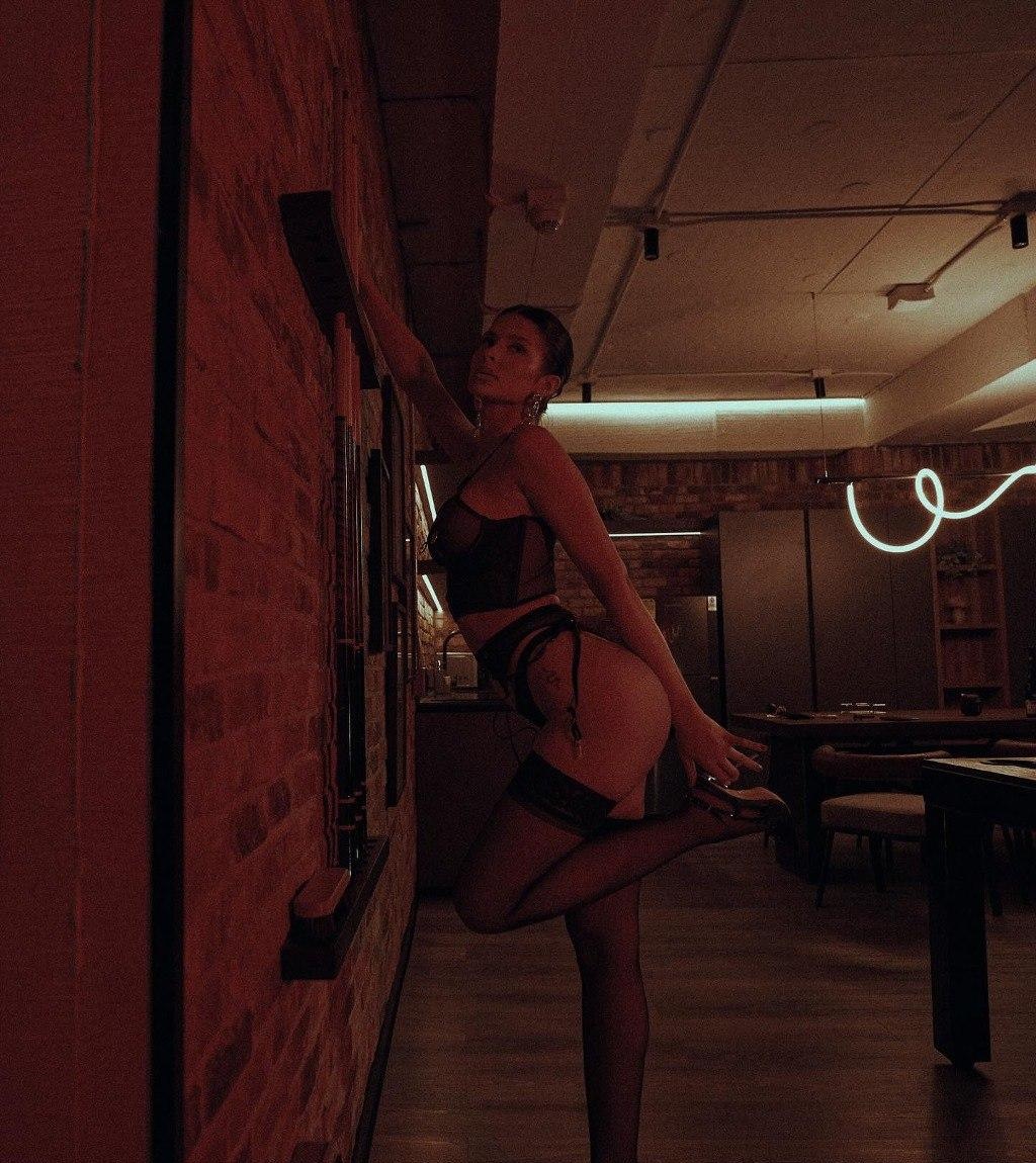 Настя привлекальеная девушка из Крымска цена от 4000 руб