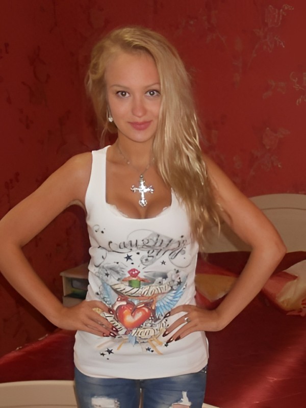 Ника привлекательная девушка из Крымска цена от 2500 руб