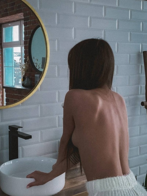 Лиля привлекательная девушка из Крымска цена от 3000 руб