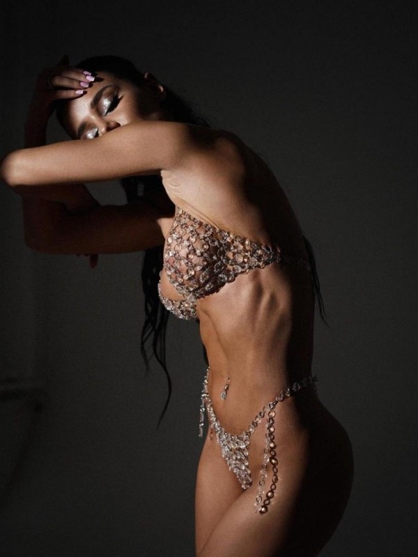 Клара привлекательная девушка из Крымска цена от 6000 руб